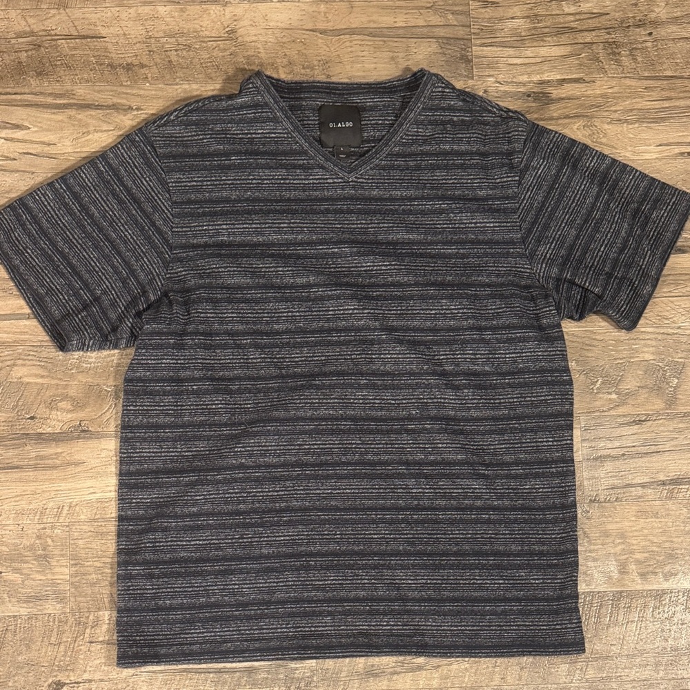 01.Algo Black and Gray Striped Short Sleeve Tee - Size L